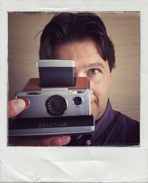 Lorenzo Daini Promirrorless Polaroid Istant Camera Impossible
